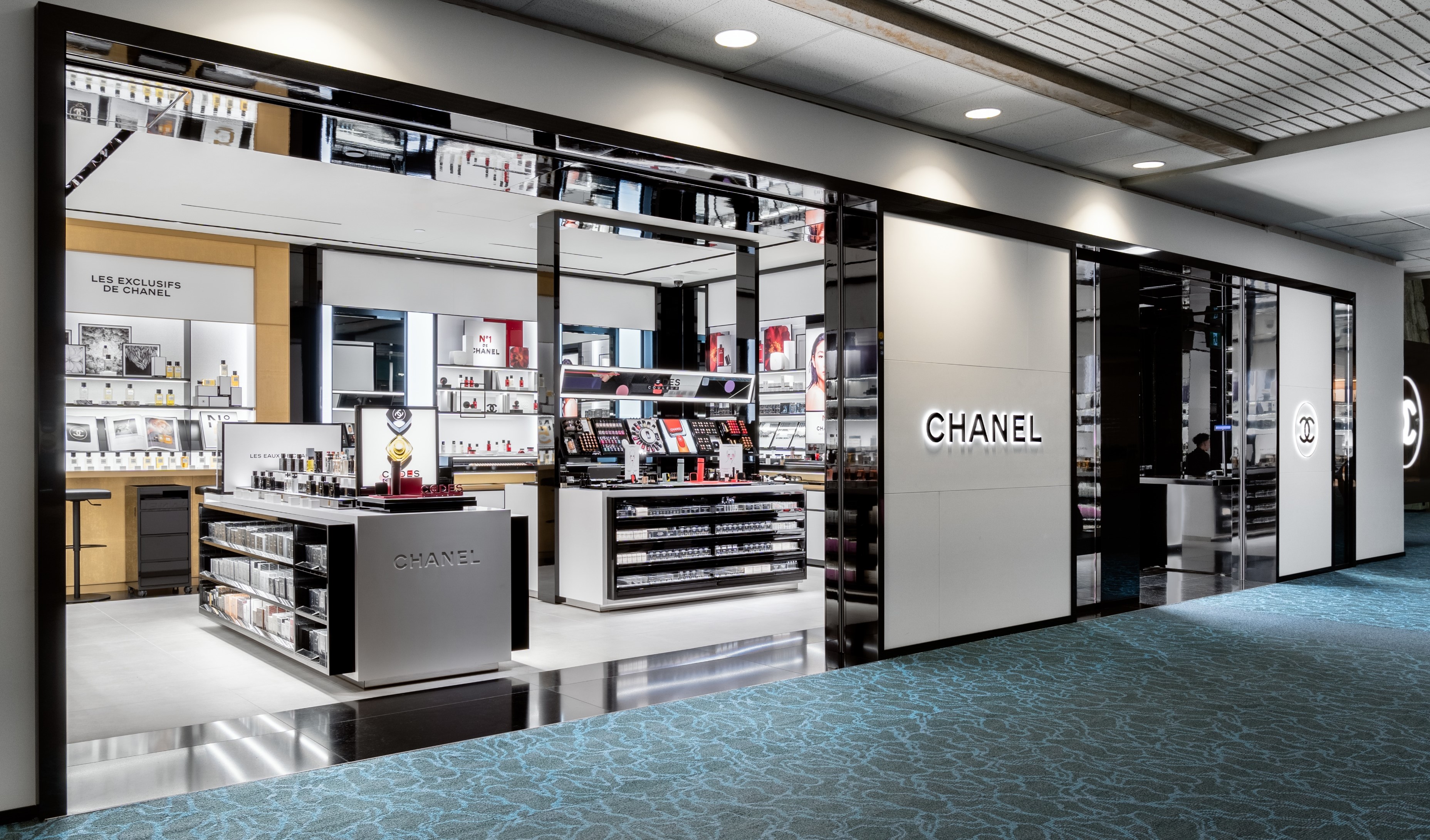 ARI opens CHANEL store in Vancouver International Airport - ARI